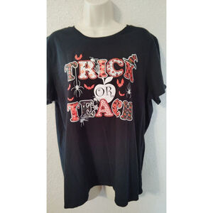 Trick or Teach Teacher Halloween Graphic T-Shirt Women’s XL Black Bats Spiderweb